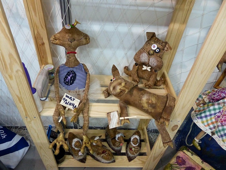 Из тюменской фанеры делают новогодние игрушки