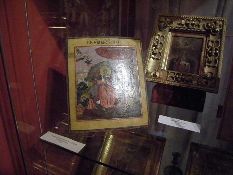 Святые покровители российской армии представлены на выставке икон