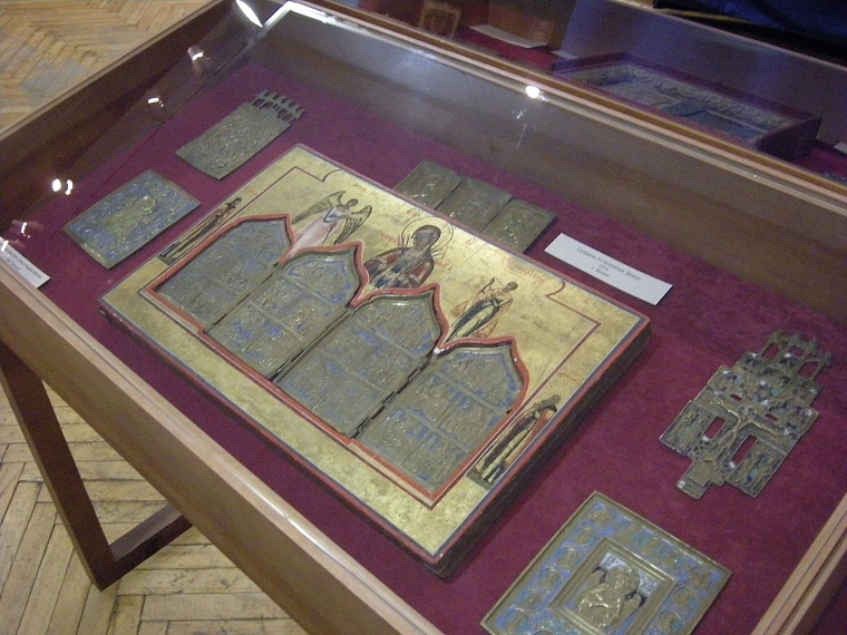 Святые покровители российской армии представлены на выставке икон