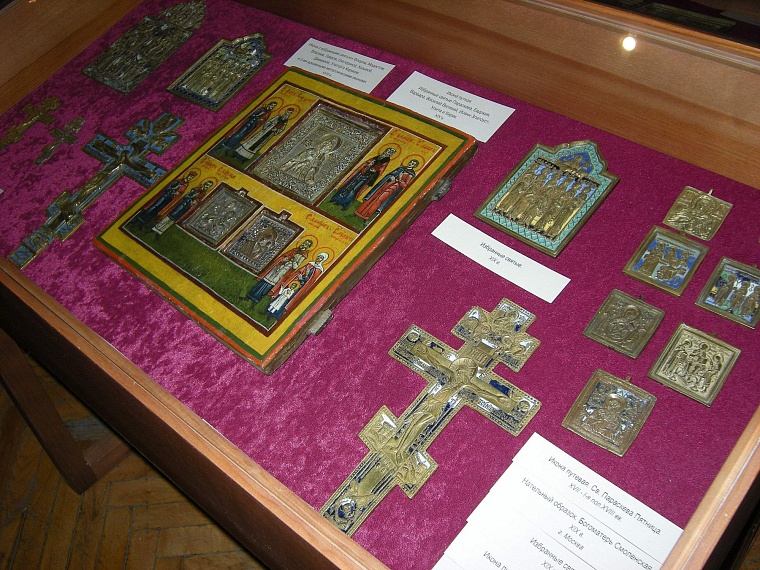 Святые покровители российской армии представлены на выставке икон