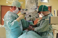 Тюменские врачи за 8 часов операции избавили пациентку от опасной опухоли