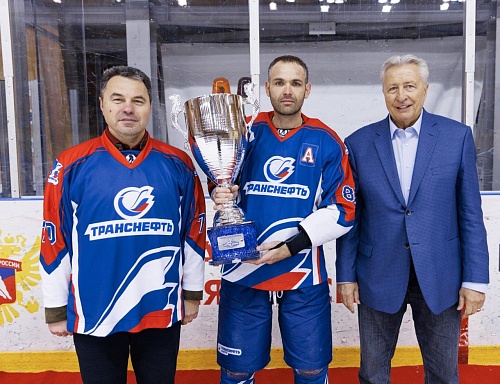 Тюменские нефтепроводчики представят Сибирский дивизион в финале корпоративного турнира по хоккею