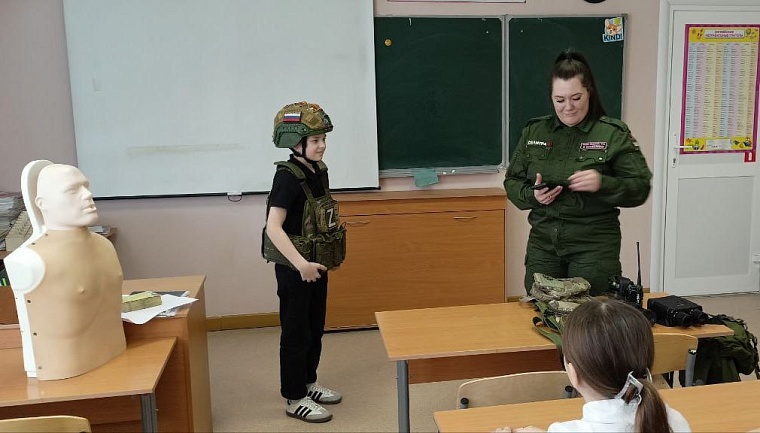 Участники СВО проводят уроки мужества для школьников Тюменской области