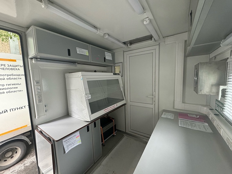 Тюменский Роспотребнадзор получил новую мобильную лабораторию для экспресс-диагностики воды, воздуха, биоматериалов