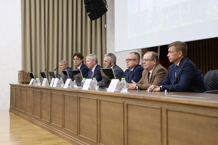 Тюменские власти проводили председателя арбитража Западно-Сибирского округа в отставку