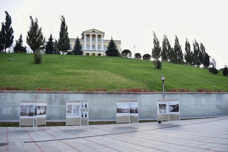 Афиша на уик-энд: День города онлайн, музейные затеи и модный показ