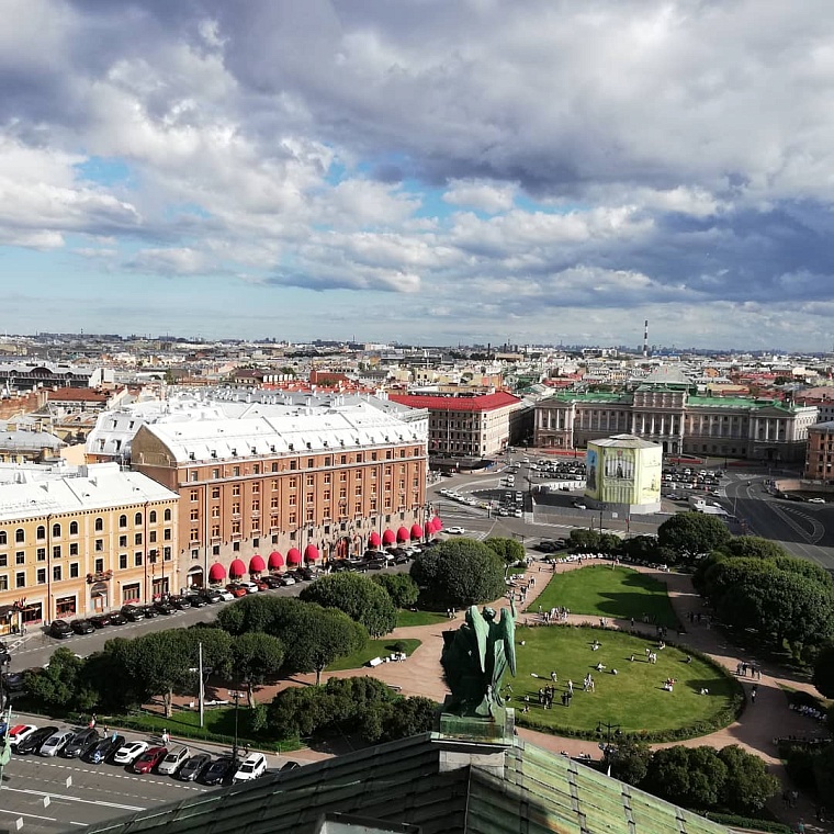 Летом одаренных детей из Тюмени планируют свозить в Санкт-Петербург