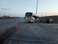 Врачи рассказали о состоянии тюменцев, пострадавших в ДТП на трассе Тюмень - Ханты-Мансийск