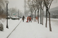 Тюменцы продолжают работать на улицах в мороз
