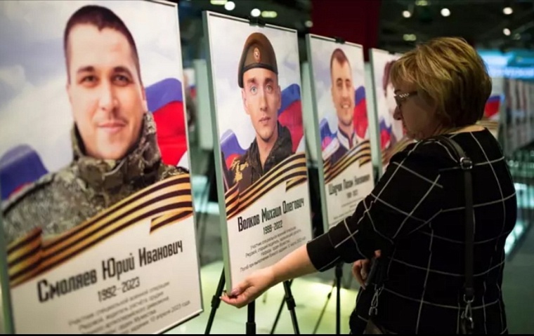 В Сургуте на выставке в краеведческом музее представили героев СВО