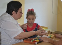 Осязаемый мир: Тюмень соединила семьи со слепоглухими детьми со всей России