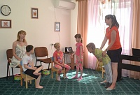Осязаемый мир: Тюмень соединила семьи со слепоглухими детьми со всей России