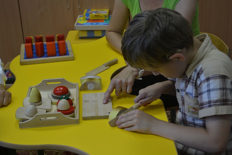 Осязаемый мир: Тюмень соединила семьи со слепоглухими детьми со всей России