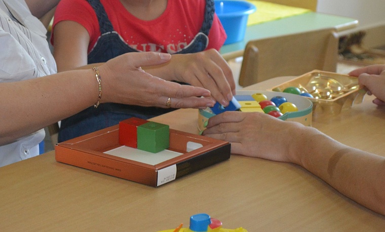 Осязаемый мир: Тюмень соединила семьи со слепоглухими детьми со всей России