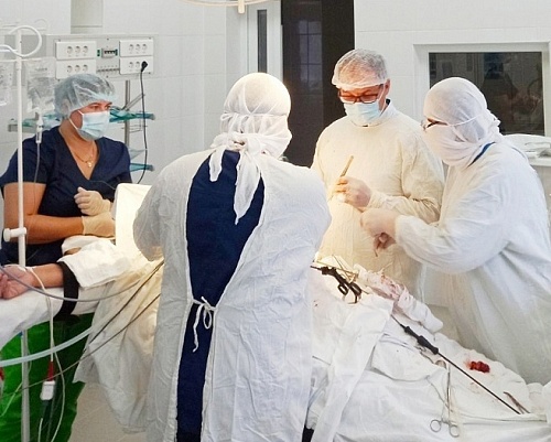 Нижнетавдинца с непроходимостью кишечника увезли на скорой из-за новогоднего стола