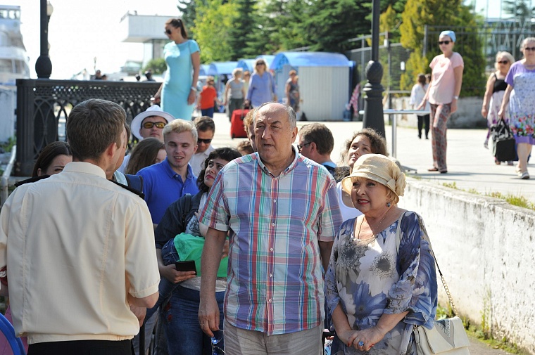 «Воронины» отправились в круиз по Волге