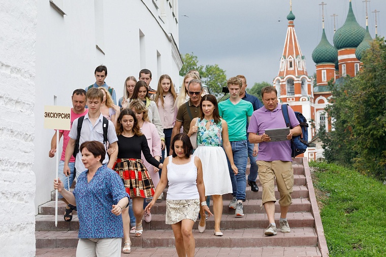 «Воронины» отправились в круиз по Волге