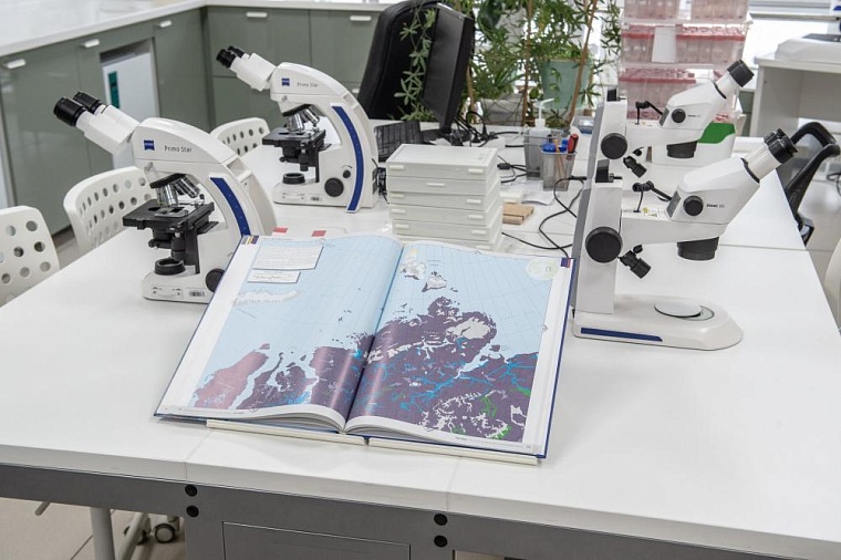 Александр Моор поздравил тюменских ученых с Днем российской науки