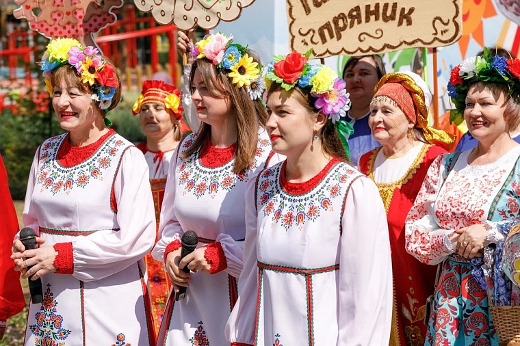 В Заводоуковске к празднику изготовили пряник-гигант