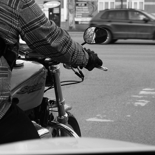 Блогер-таксист из Тюмени снимает город из окна автомобиля