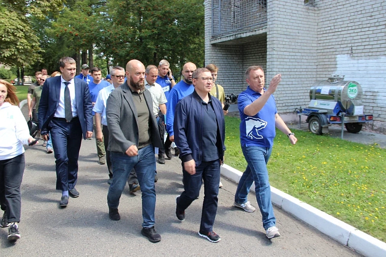 «Единая Россия» участвует в организации ПВР и эвакуации жителей Курской области