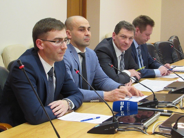 На новых парковках Тюмени за год создали 1400 мест для машин