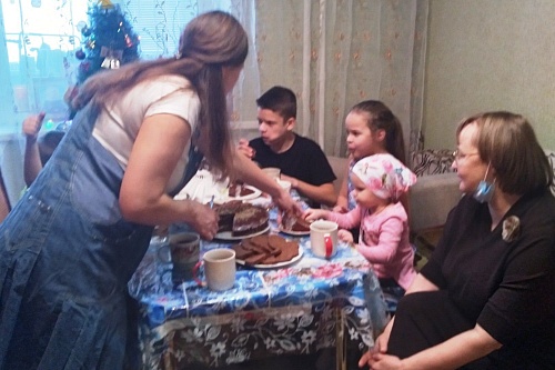 Тюменский депутат навестила многодетные семьи и проконсультировала о мерах поддержки