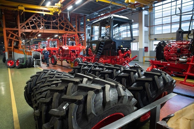 Тюменская область активно сотрудничает с белорусскими заводами