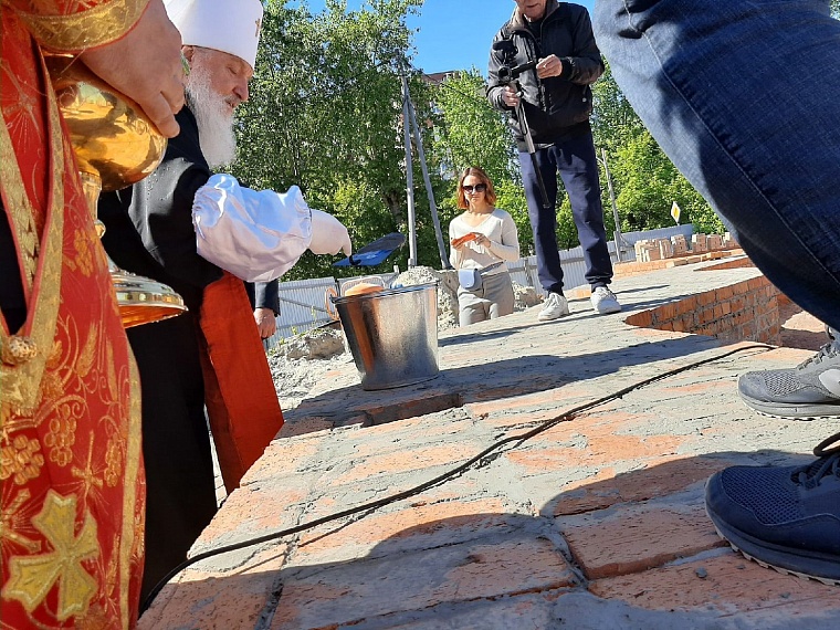 На улице Баумана в Тюмени заложили первый камень нового храма