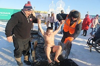 Тюменские моржи обустроят пять купелей для крещенских купаний
