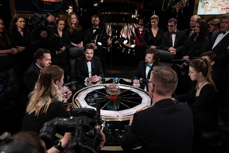 Команда тюменца пошла ва-банк в интеллектуальном клубе «Что? Где? Когда?»