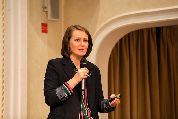 На форуме «Подростки, родители и рок-н-ролл» в Тюмени родители стоя слушали экспертов