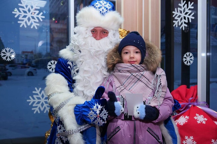График дежурства Дедов Морозов утвердили в Новом Уренгое: глава города станет новогодним волшебником