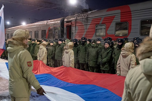 Очередной эшелон с мобилизованными отправился из Тюмени на боевое слаживание