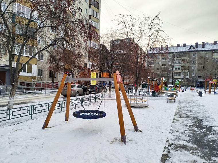 Приходят с детьми из соседних домов: как благоустроили дворы в Восточном округе Тюмени