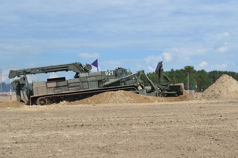 АрМИ-2017: инженерный биатлон