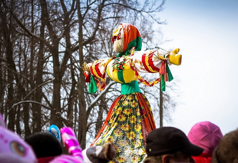 Прощание с зимой, сжигание чучела и вкусные блины: как тюменцам отметить Масленицу