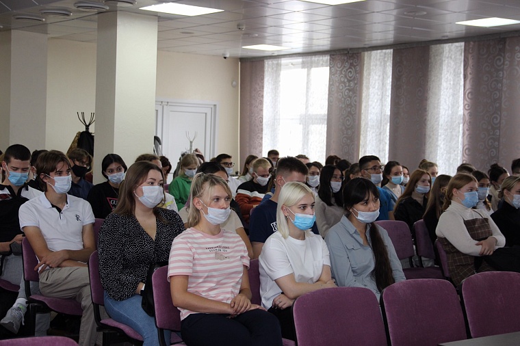 Тюменским студентам-медикам обрисовали перспективы трудоустройства