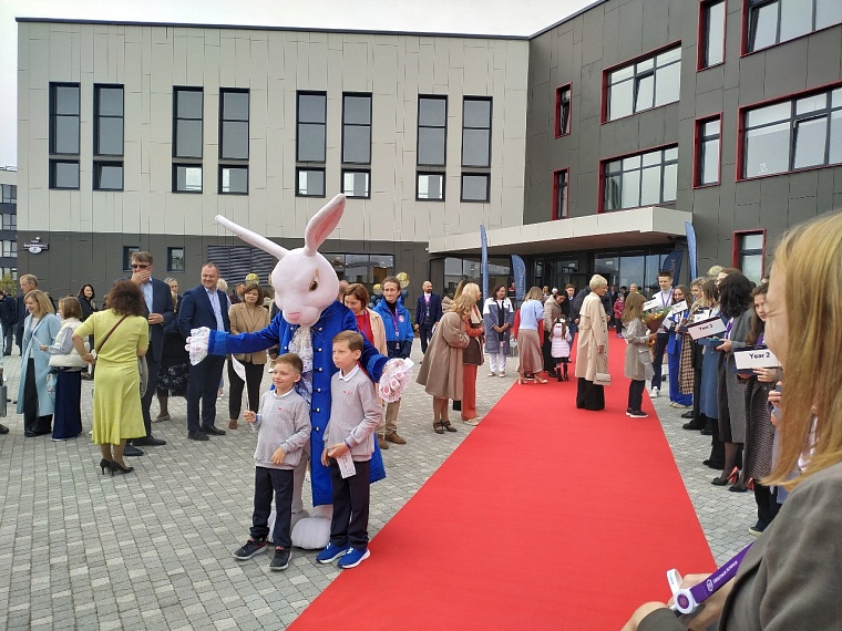 В Тюмени открылась частная школа с обязательным изучением китайского и английского