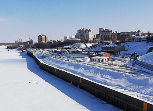 В Тюмени могут появиться памятник Учителю в Школьном сквере и синичка на набережной Туры