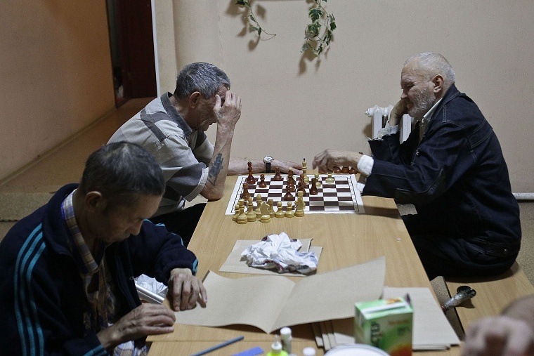 «Они привыкли сдаваться»: как в Тюмени помогают бездомным