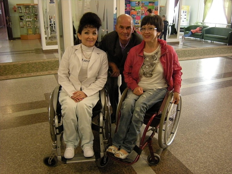 Казахстанские инвалиды решились на подвиг и ударили автопробегом по барьерам