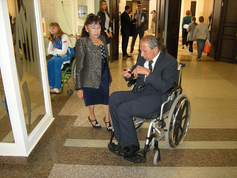 Казахстанские инвалиды решились на подвиг и ударили автопробегом по барьерам