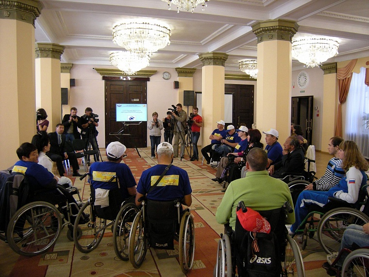 Казахстанские инвалиды решились на подвиг и ударили автопробегом по барьерам