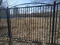Новый забор у школы №17 в Тюмени