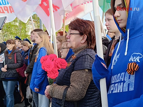 В центре города тюменцы почтили память участников войны минутой молчания