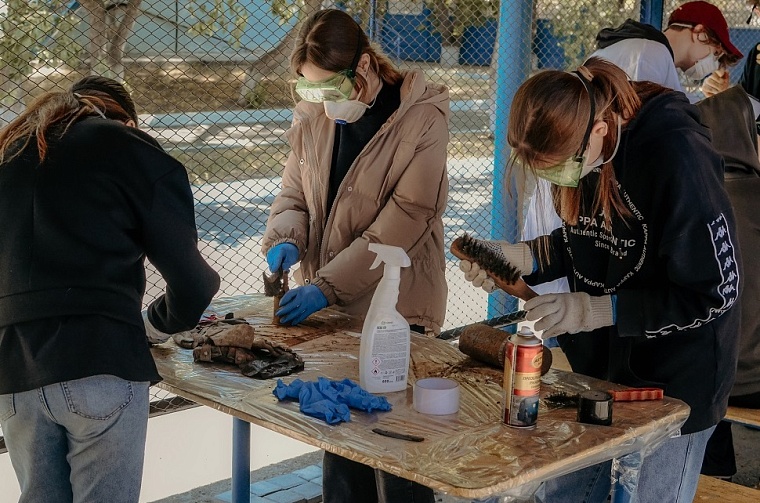 В Тюмени юные реставраторы учатся сохранять артефакты Великой Отечественной войны