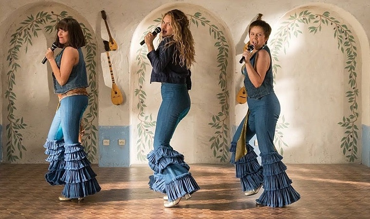 «Mamma Mia-2» закружит в танце и заставит петь вместе с Шер