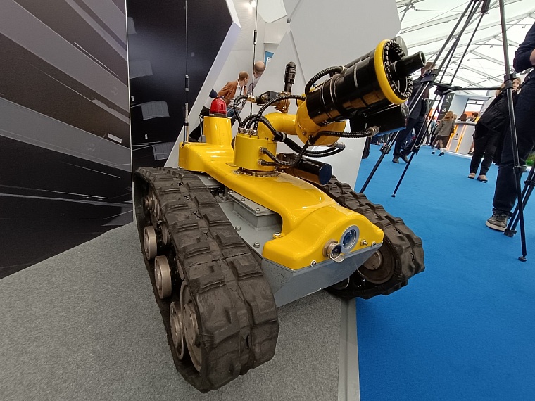 На форуме TNF представили робота-собаку в роли инспектора