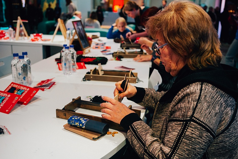 Нефтяные картины, гастрономический спектакль, драма «Тобол»: как прошел День Тюменской области на ВДНХ